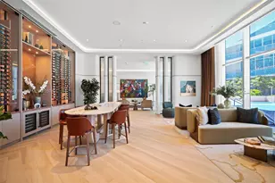 77 SE 5th St, Miami, FL 33131 - Photo 18