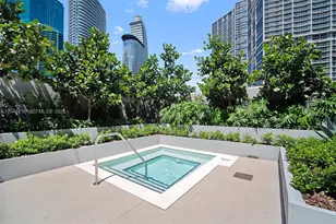 77 SE 5th St, Miami, FL 33131 - Photo 32