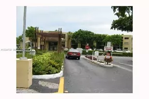 8065 SW 107th Ave, Miami, FL 33173 - Photo 20