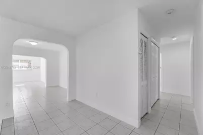 7125 SW 93rd Ct, Miami, FL 33173 - Photo 6