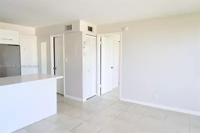 3000 N Ocean Blvd #407, Fort Lauderdale, FL 33308 - Photo 18