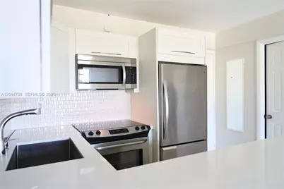 3000 N Ocean Blvd #407, Fort Lauderdale, FL 33308 - Photo 4