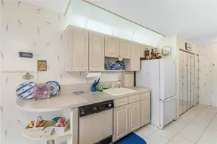 3953 Cocoplum Cir, Coconut Creek, FL 33063 - Photo 18