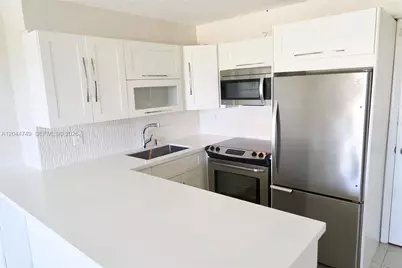 3000 N Ocean Blvd #407, Fort Lauderdale, FL 33308 - Photo 2