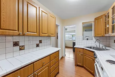7281 SW 13th Ter, Miami, FL 33144 - Photo 14