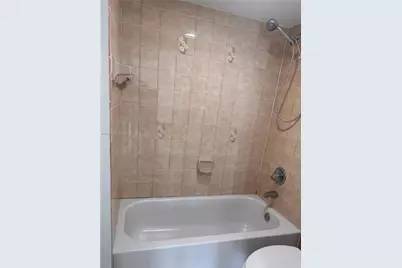 1820 W 53rd St #517, Hialeah, FL 33012 - Photo 8