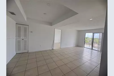 1820 W 53rd St #517, Hialeah, FL 33012 - Photo 6