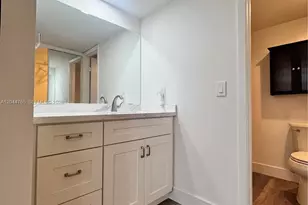 1705 Whitehall Dr, Davie, FL 33324 - Photo 32