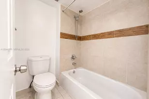 405 Lakeview Dr, Weston, FL 33326 - Photo 10