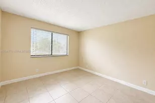 405 Lakeview Dr, Weston, FL 33326 - Photo 12
