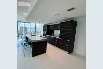 200 Biscayne Boulevard Way #3102, Miami, FL 33131 - Photo 10