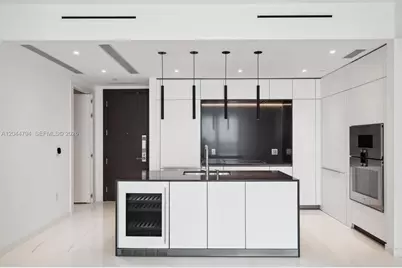 300 Biscayne Blvd Way #3805W, Miami, FL 33131 - Photo 4
