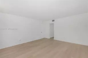 445 NE 195th St, Miami, FL 33179 - Photo 12