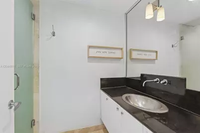 204 Washington Ave #13, Miami Beach, FL 33139 - Photo 16