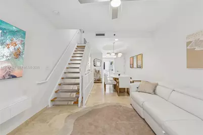 204 Washington Ave #13, Miami Beach, FL 33139 - Photo 8