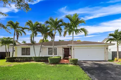 12730 SW 119th St, Miami, FL 33186 - Photo 2