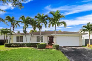 12730 SW 119th St, Miami, FL 33186 - Photo 2