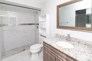 17059 NW 60th Ct, Hialeah, FL 33015 - Photo 6