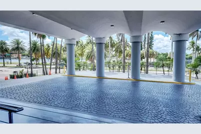 5401 Collins Ave #928, Miami Beach, FL 33140 - Photo 50