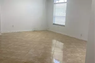 1315 NW 143rd Ave, Pembroke Pines, FL 33028 - Photo 4