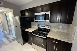 2831 N Oakland Forest Dr, Oakland Park, FL 33309 - Photo 2