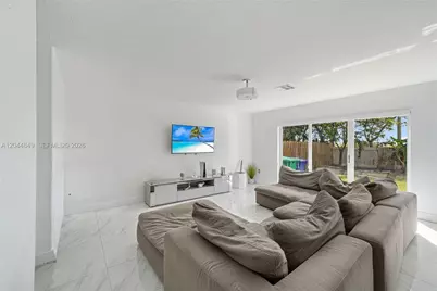 16546 SW 103rd Ln, Miami, FL 33196 - Photo 10