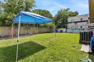 812 NW 70th St, Miami, FL 33150 - Photo 6