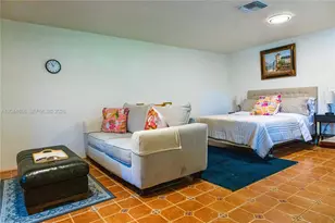 271 NE 154th St, Miami, FL 33162 - Photo 1