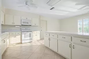 7520 SW 164th St, Palmetto Bay, FL 33157 - Photo 8