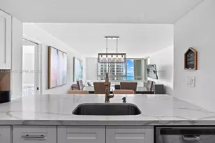 400 South Pointe Dr, Miami Beach, FL 33139 - Photo 16