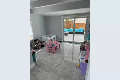 6324 NW 201st Ln, Hialeah, FL 33015 - Photo 14