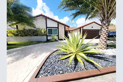 6324 NW 201st Ln, Hialeah, FL 33015 - Photo 4