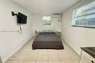 947 NE 149th St, Miami, FL 33161 - Photo 34