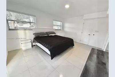 947 NE 149th St, Miami, FL 33161 - Photo 20