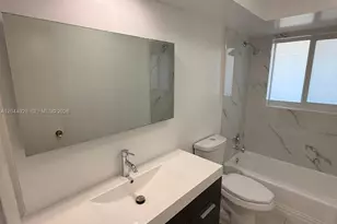 1061 NE 26th Ave, Pompano Beach, FL 33062 - Photo 10