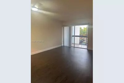 731 N Pine Island Rd #305, Plantation, FL 33324 - Photo 4