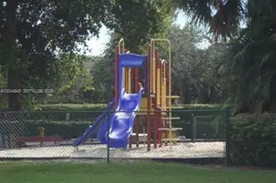 731 N Pine Island Rd, Plantation, FL 33324 - Photo 14