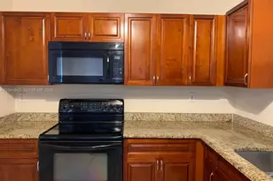 731 N Pine Island Rd, Plantation, FL 33324 - Photo 6