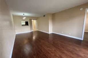 21909 Lake Forest Cir, Boca Raton, FL 33433 - Photo 4