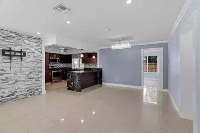 8891 NW 11th St, Pembroke Pines, FL 33024 - Photo 18