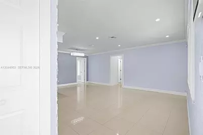 8891 NW 11th St, Pembroke Pines, FL 33024 - Photo 16
