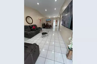 7681 NW 178th Ter, Hialeah, FL 33015 - Photo 4