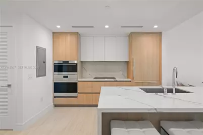 2411 Laguna Circle #1207, Miami, FL 33181 - Photo 12