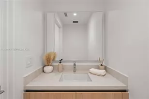 2411 Laguna Cir, Miami, FL 33181 - Photo 22