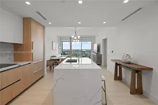 2411 Laguna Cir, Miami, FL 33181 - Photo 10