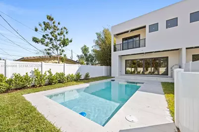 1135 NE 11th Ave, Fort Lauderdale, FL 33304 - Photo 1