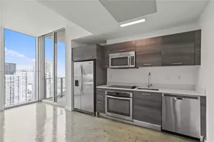 151 SE 1st St, Miami, FL 33131 - Photo 1