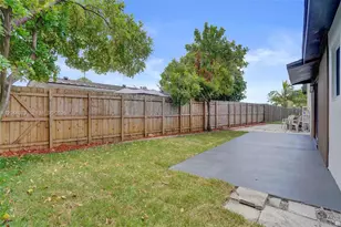211 SW 64th Ave, Pembroke Pines, FL 33023 - Photo 32