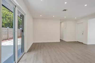 211 SW 64th Ave, Pembroke Pines, FL 33023 - Photo 8