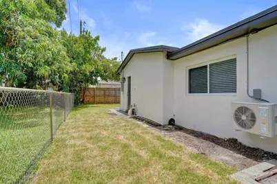 211 SW 64th Ave, Pembroke Pines, FL 33023 - Photo 30